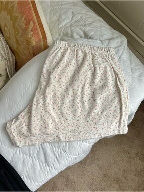 Brandy Melville Cream Floral Lounge Shorts